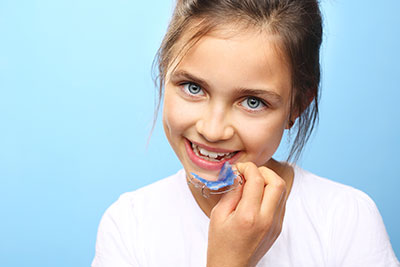 Girl with retainer - Orthodontist in Glastonbury, CT
